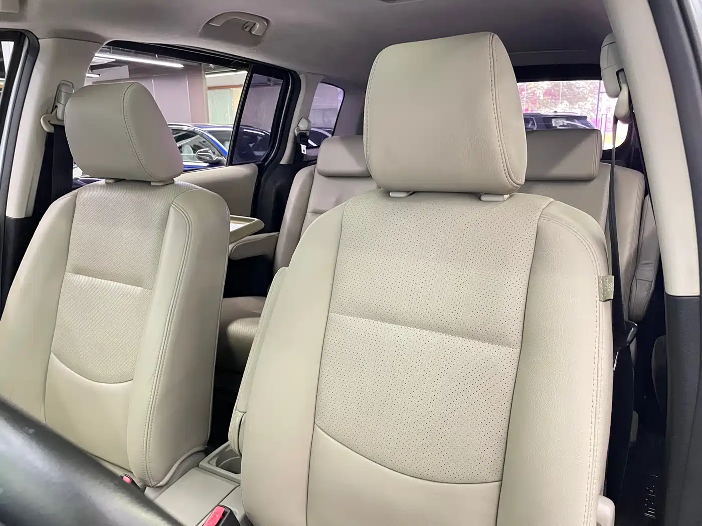 Mazda Mazda5 2010 2008 2.0 Automatic Luxury Edition