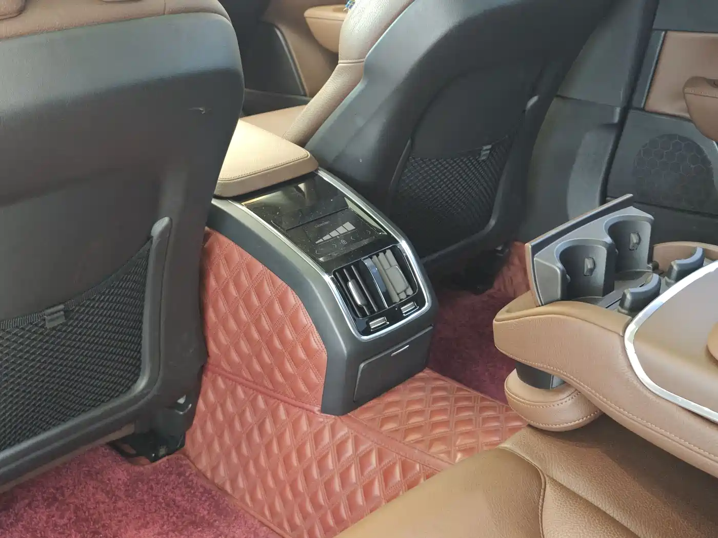 Фото 25 - Volvo S90
