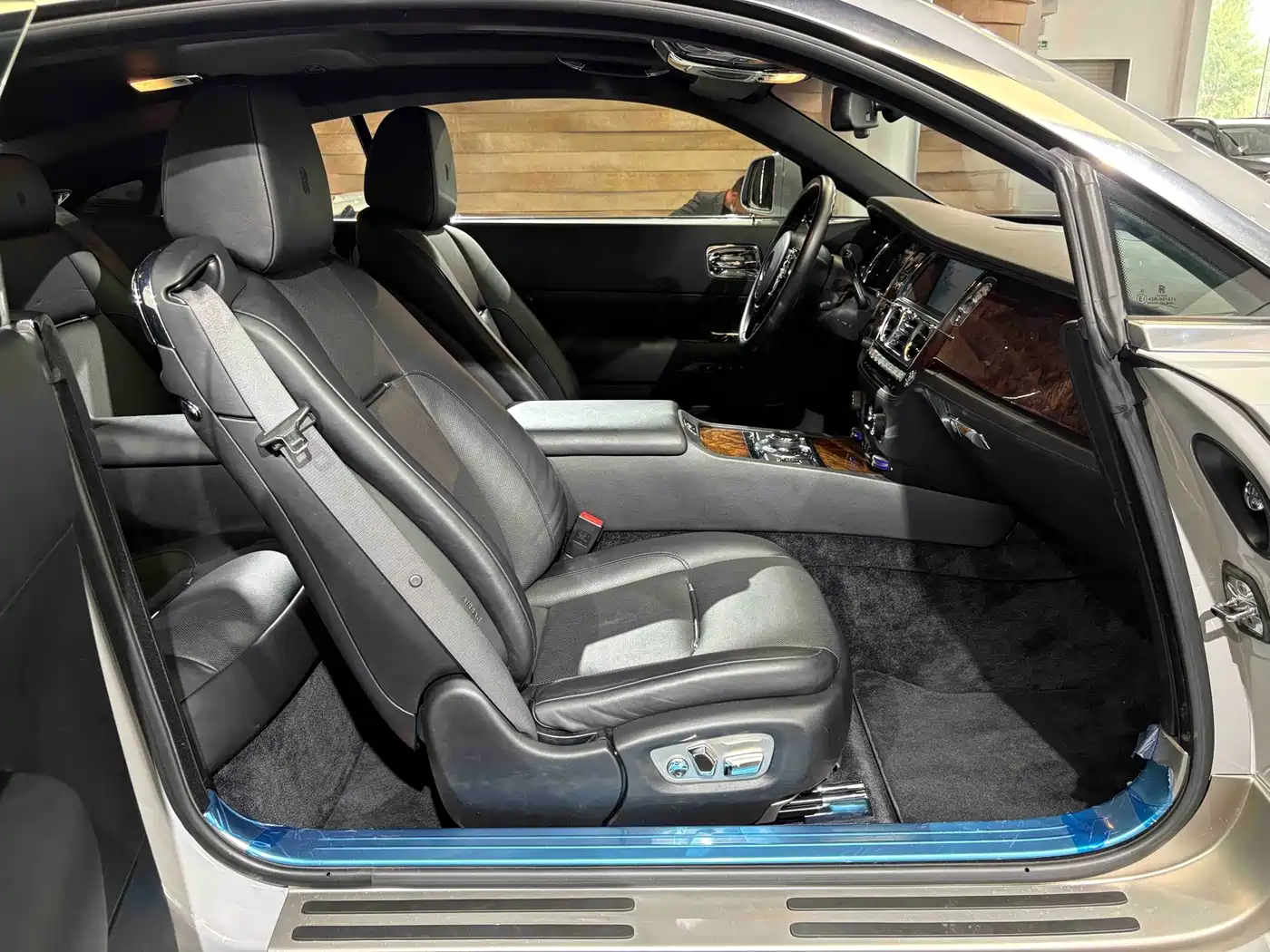 Rolls-Royce Wraith 2013 6.6T Standard фото 14
