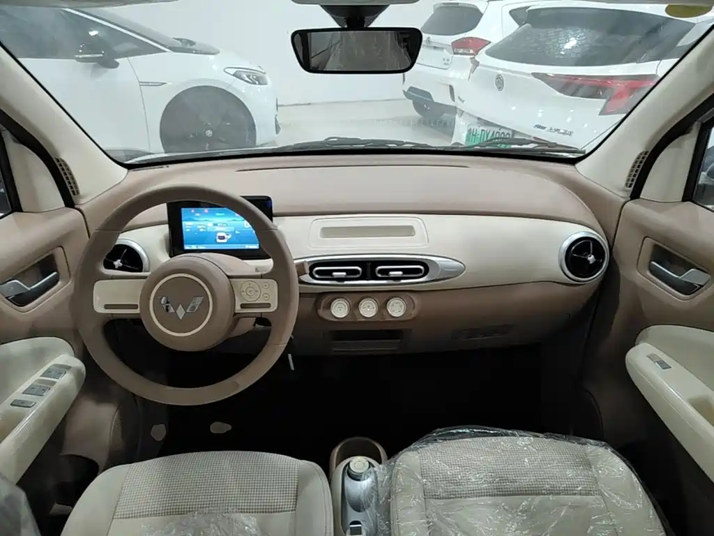 Wuling Motors Hongguang MINIEV 2026 2025 4-Door Advanced