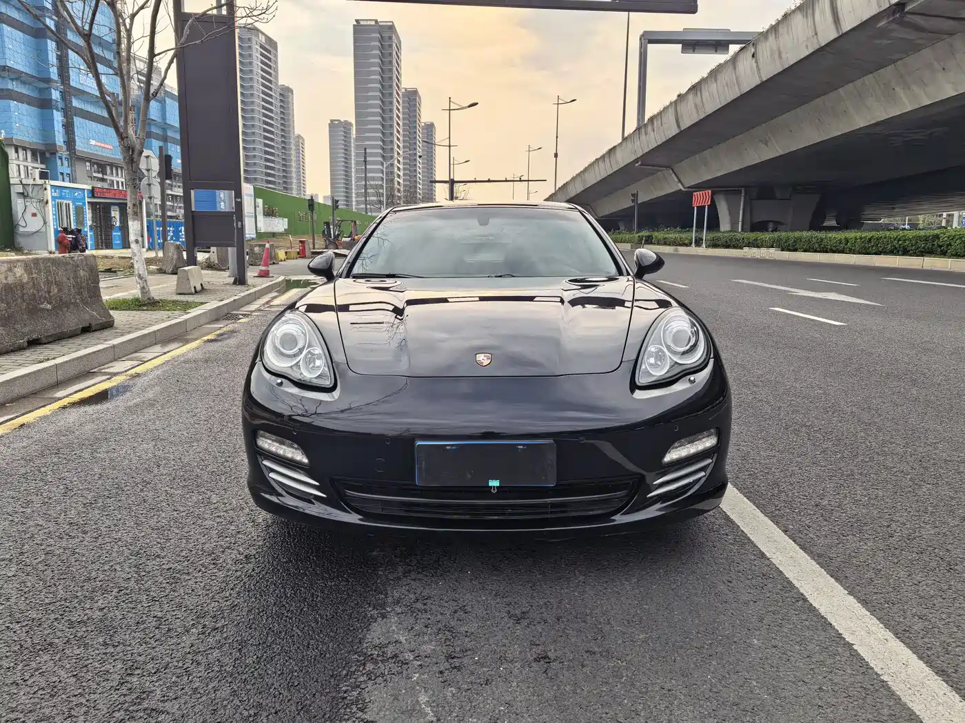 Porsche Panamera 2010 Panamera 4 3.6L фото 2