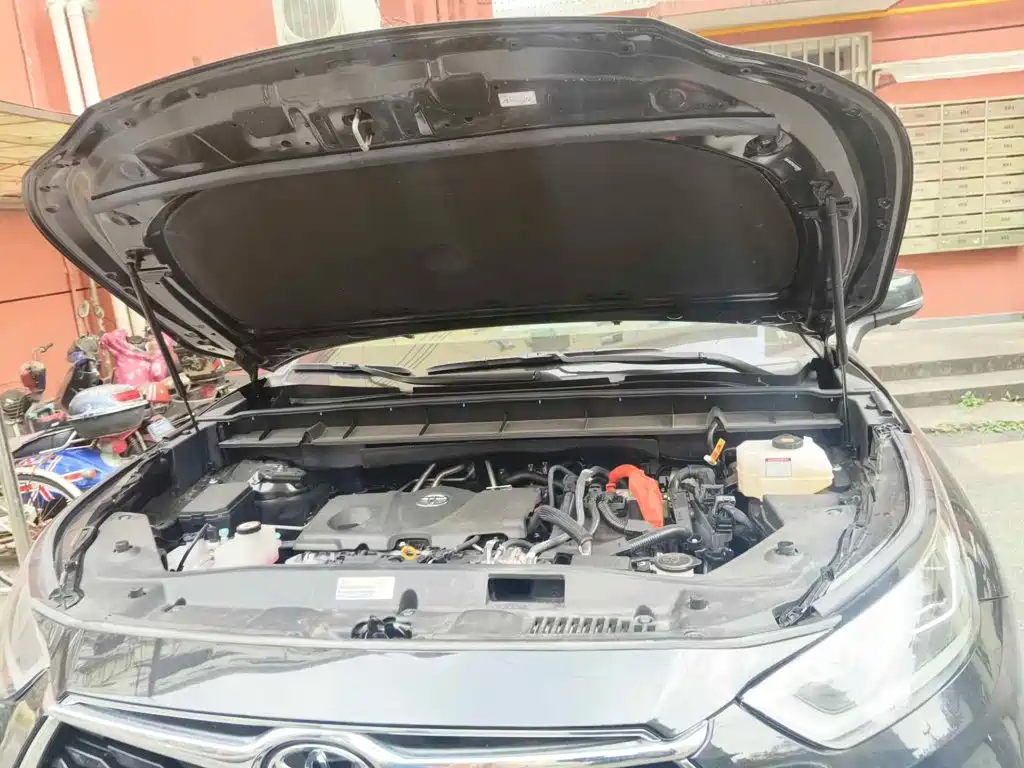 Photo 3 - Toyota Highlander