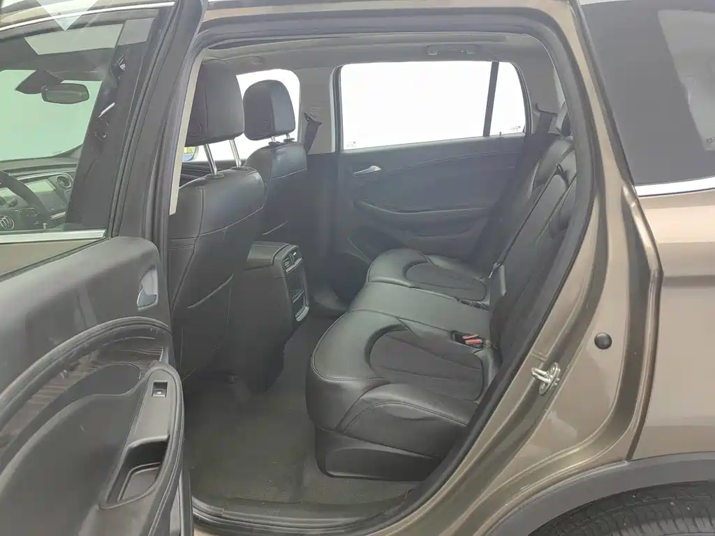 Фото 15 - Buick Envision Plus