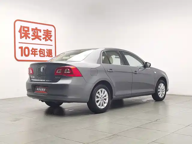 Volkswagen Bora 2012 1.6L Automatic Comfort Model — фото 2