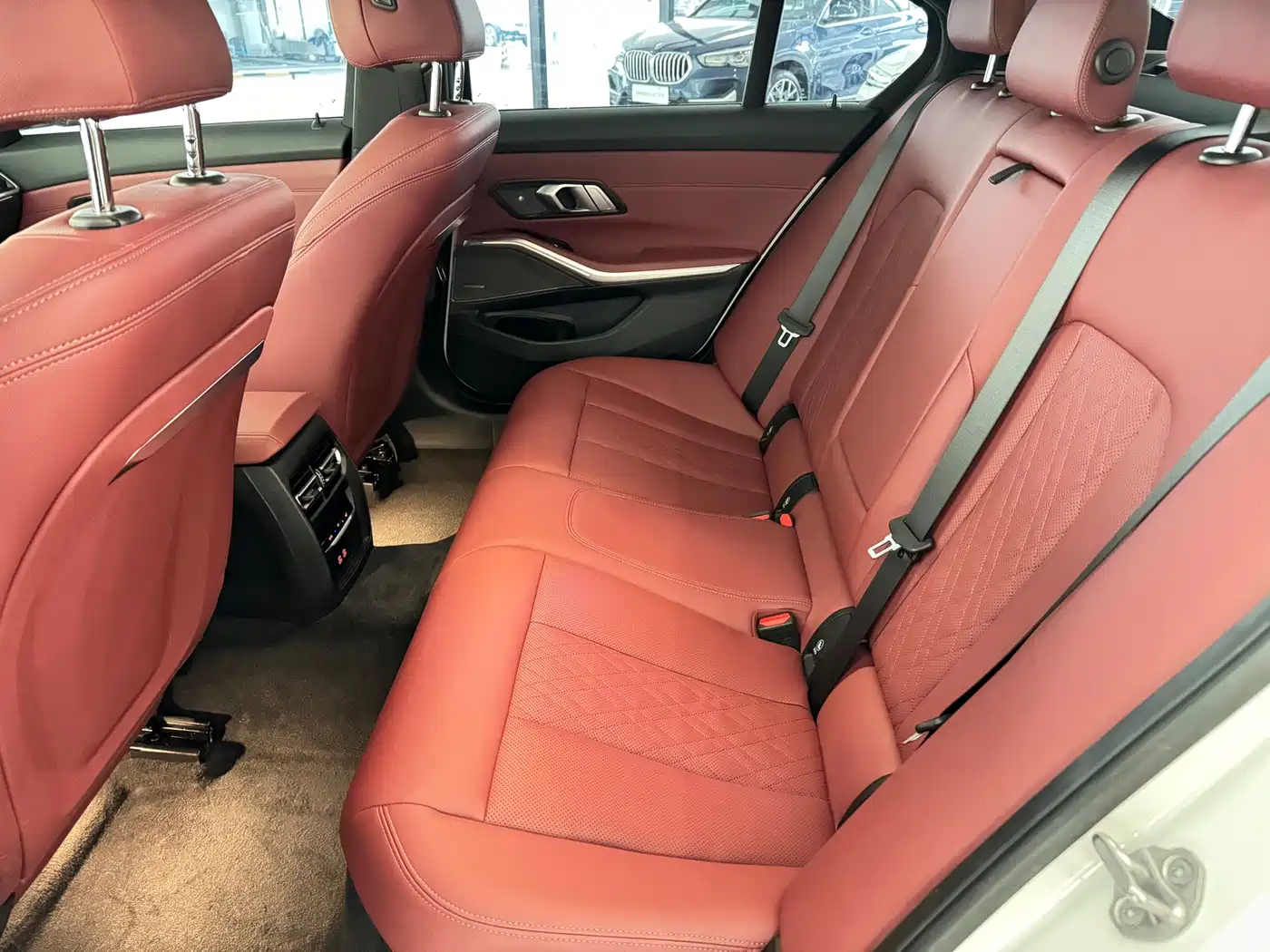 BMW 3 Series 2024 325i M Sport Shadowline Package фото 15