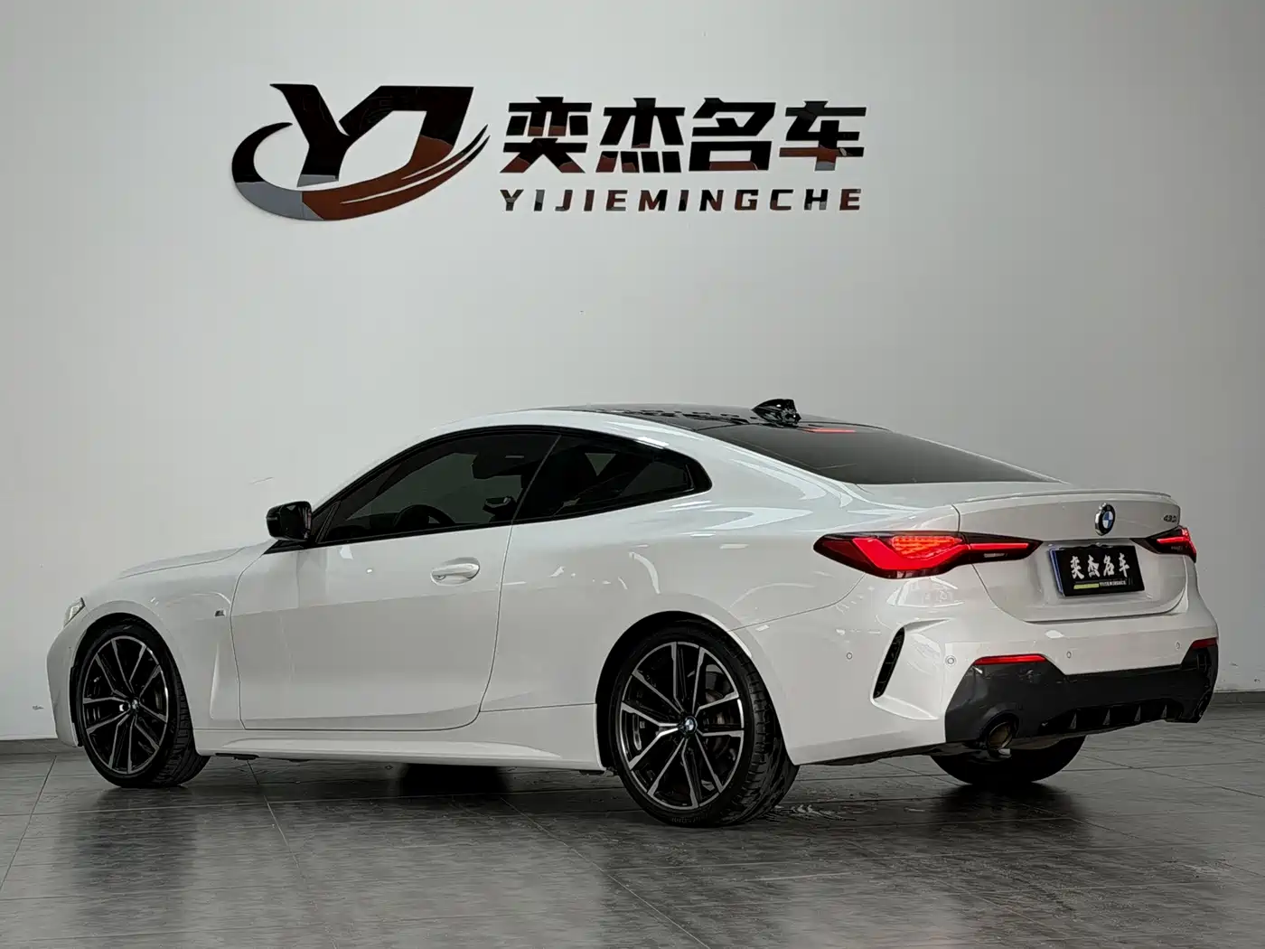 صورة 7 - BMW 4 Series