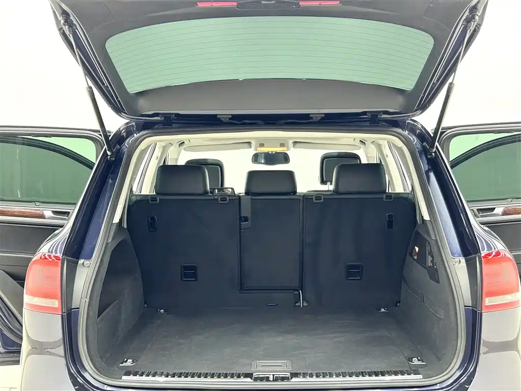 Volkswagen Touareg 2011 3.0TSI Premium фото 21
