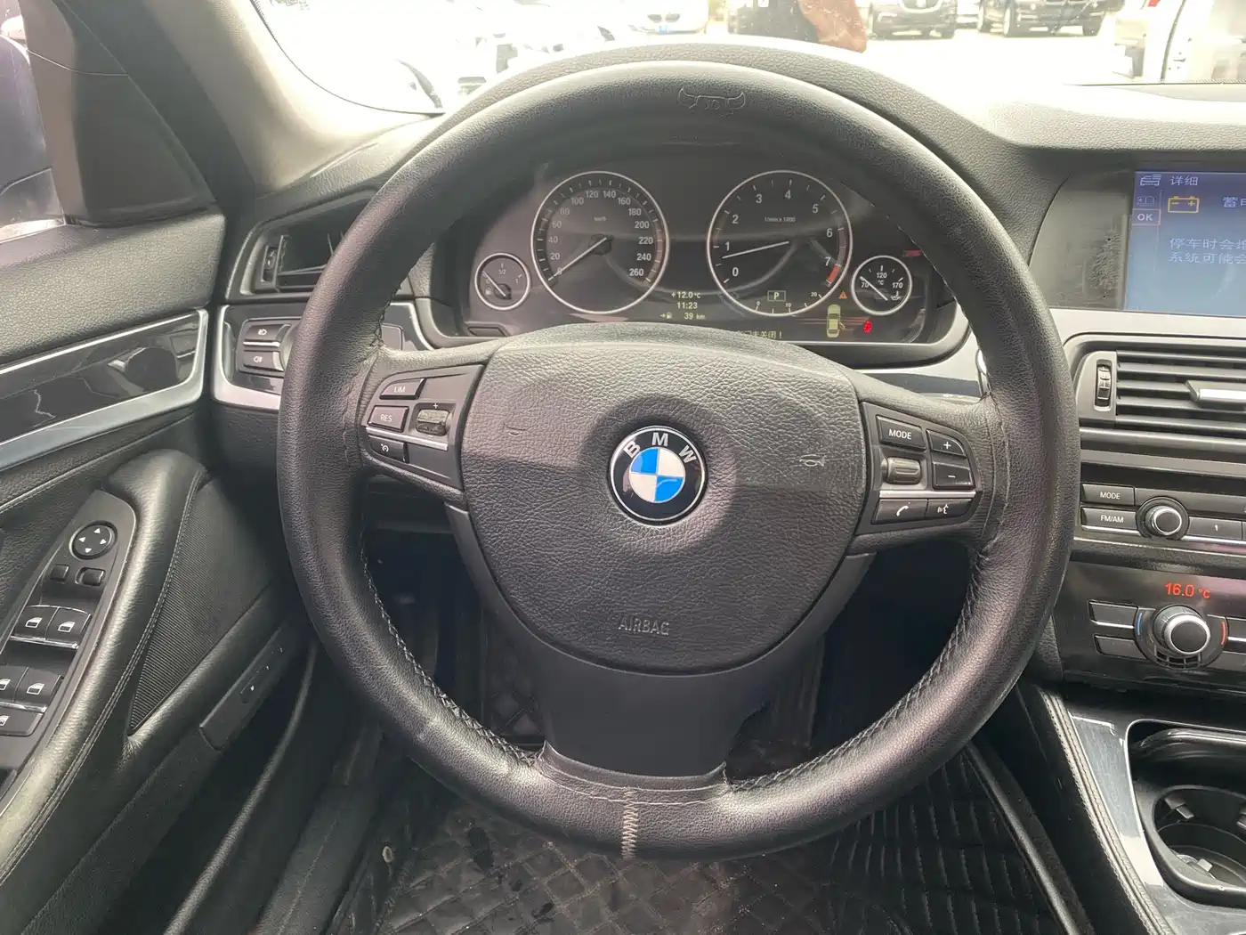 BMW 5 Series 2011 520Li Elegance фото 10