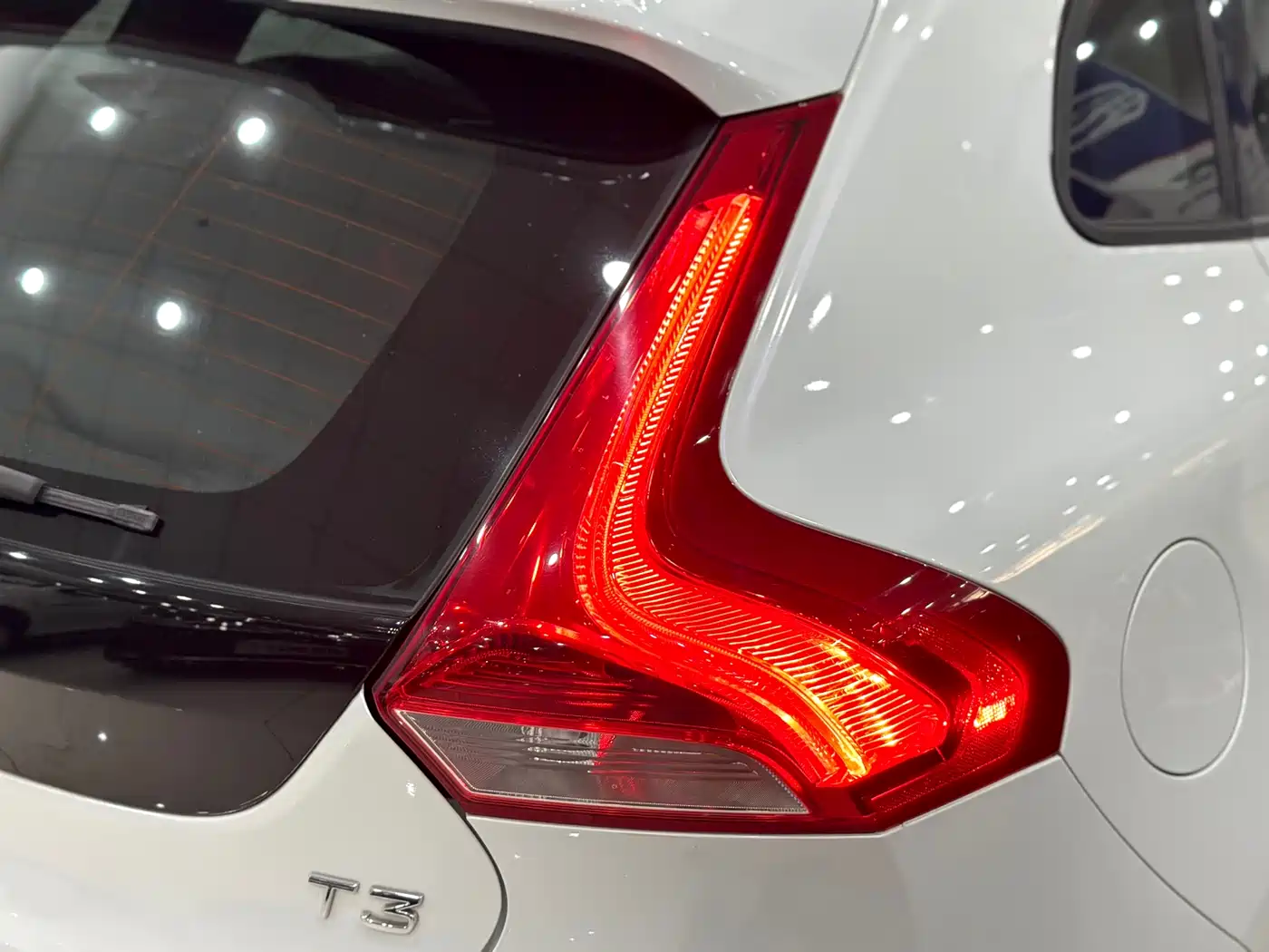 Фото 11 - Volvo V40