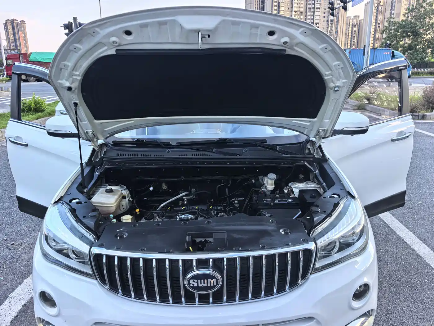 SWM Motor SWM X7 2017 2016 1.5T Manual Luxury 7-Seater