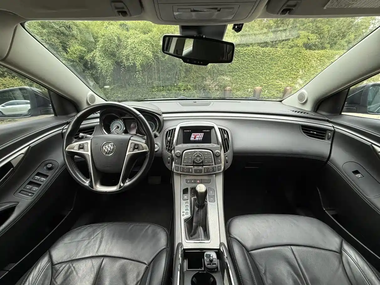 Фото 7 - Buick LaCrosse