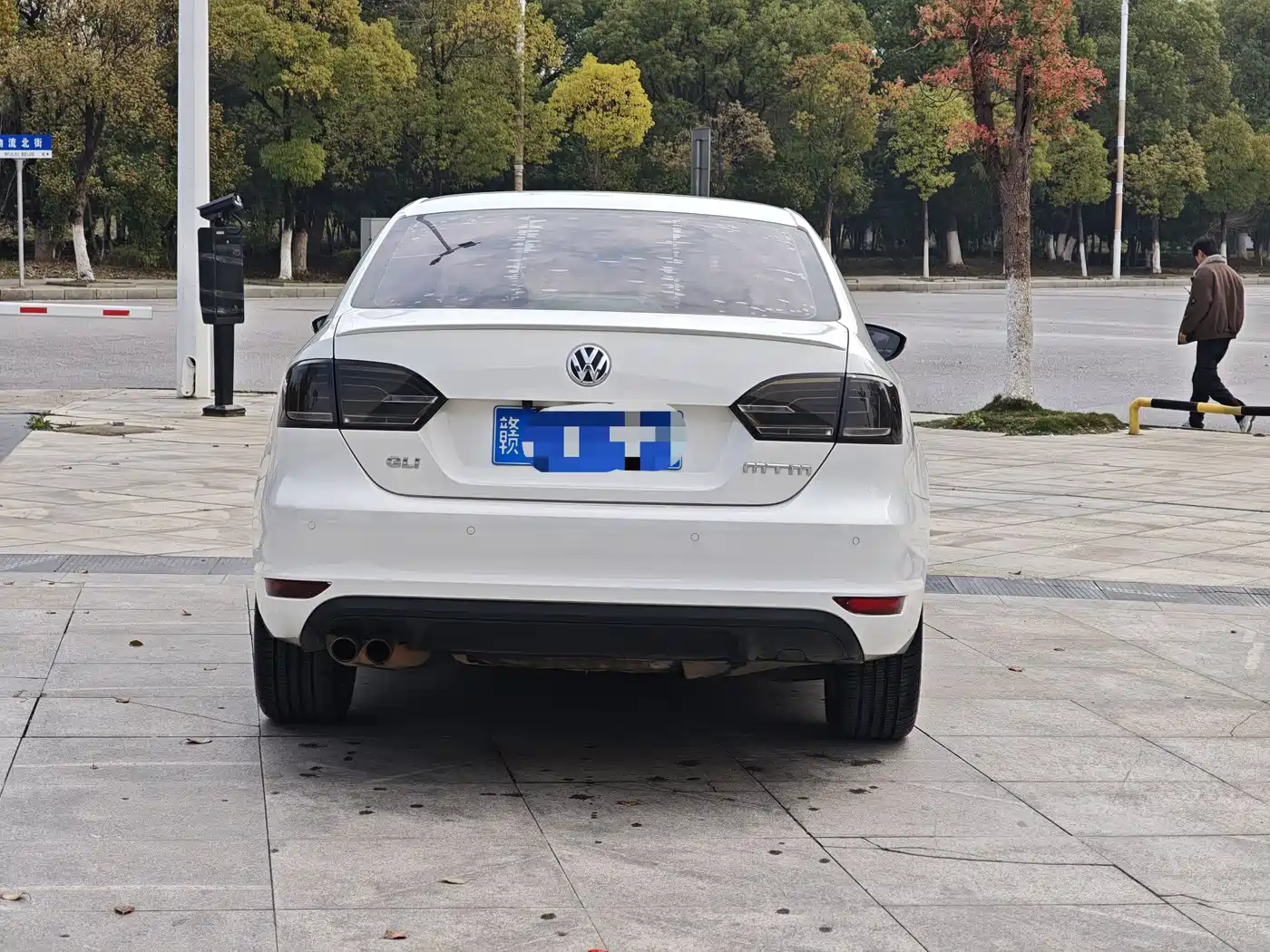 Volkswagen Sagitar 2013 2.0TSI GLI фото 14