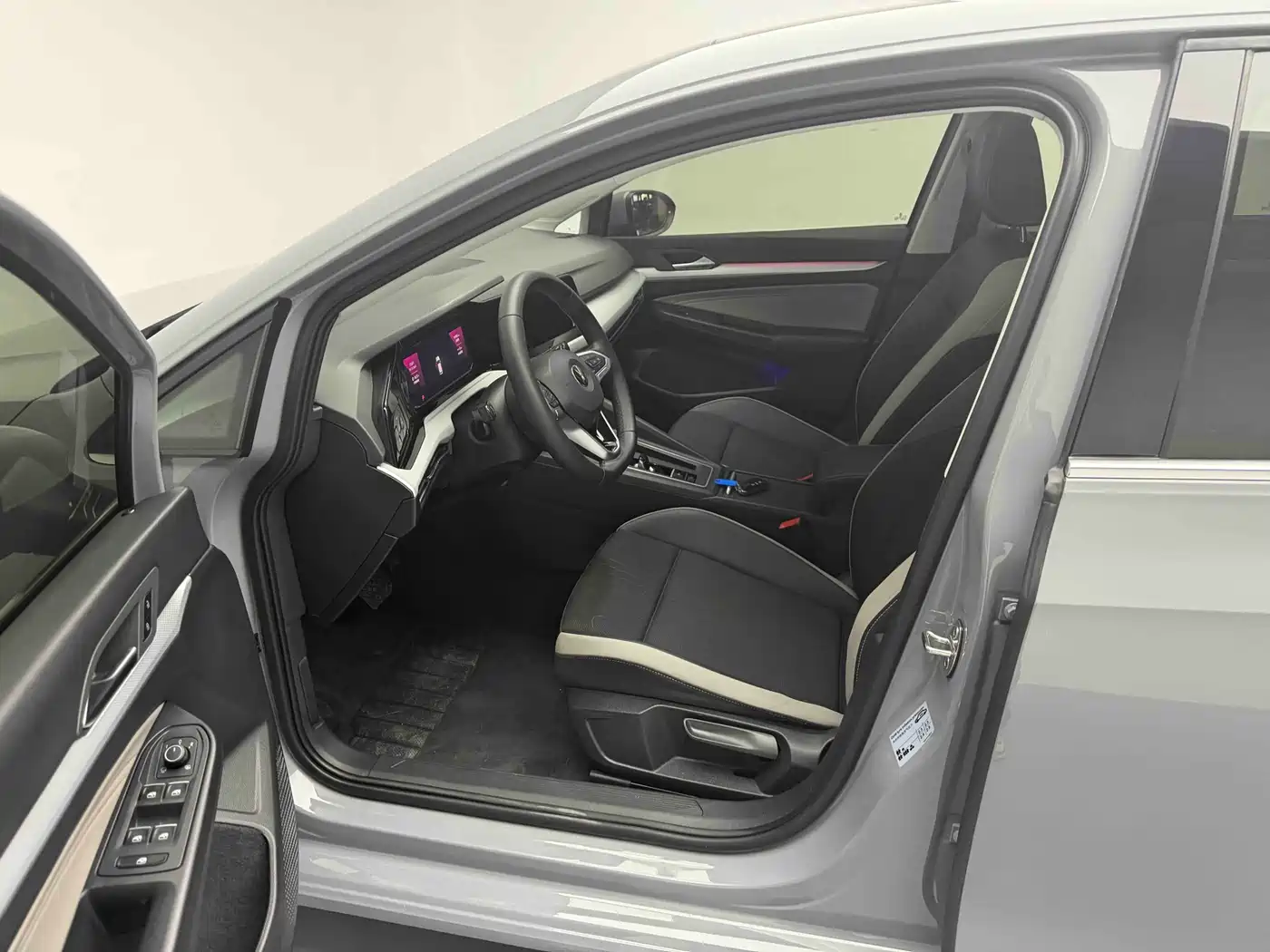 Volkswagen Golf 2023 Facelift 280TSI DSG Pro фото 20