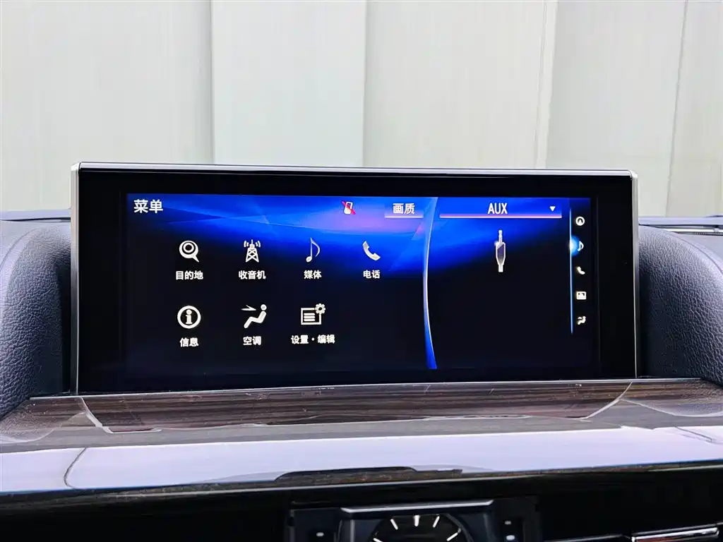 Lexus LX 2019 570 Peak Special Edition фото 13