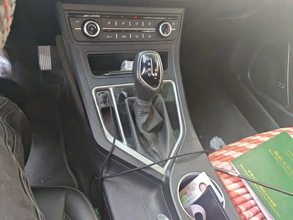 Фото 7 - Geely Vision