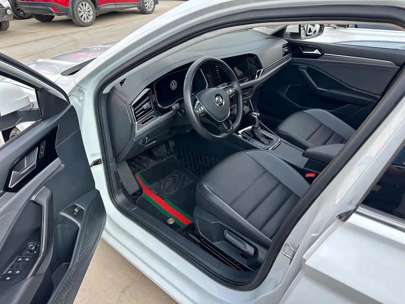 Volkswagen Sagitar 2021 280TSI DSG Surpassing Edition фото 15
