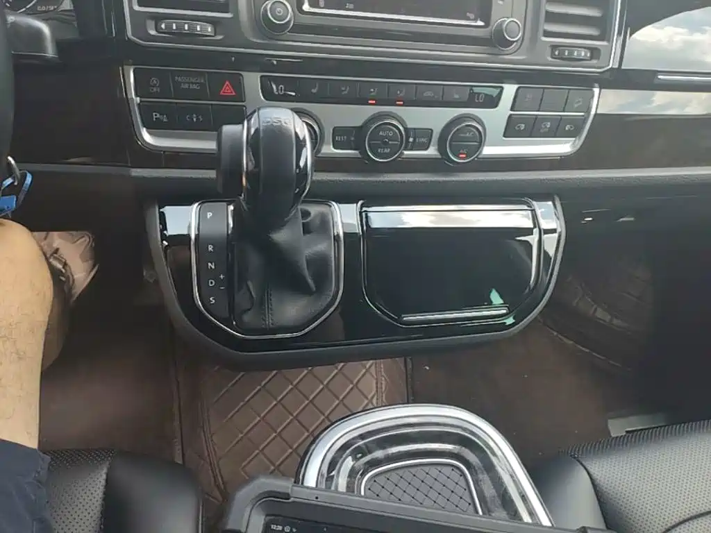 Volkswagen Multivan 2018 2018 2.0TSI 4WD Premium Edition 7-Seater