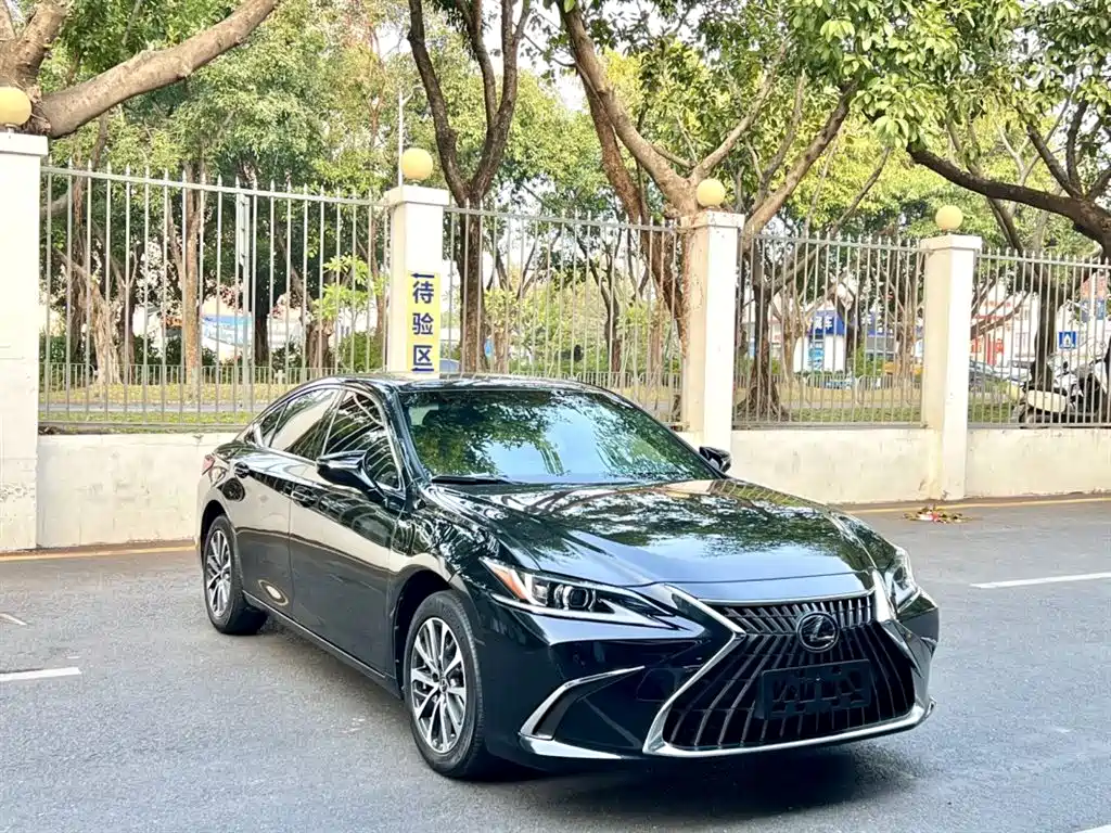 Lexus ES 2023 200 Excellence Edition фото 3