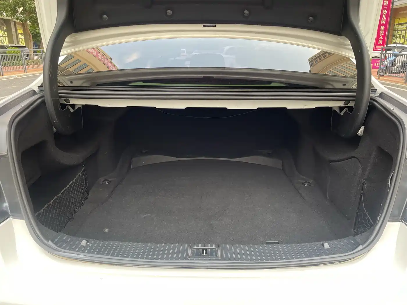 Mercedes-Benz E-Class 2014 E 260 L Sport фото 23