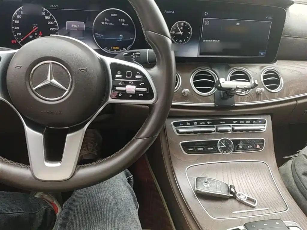 Mercedes-Benz E-Class 2019 E 300 L Fashion фото 10