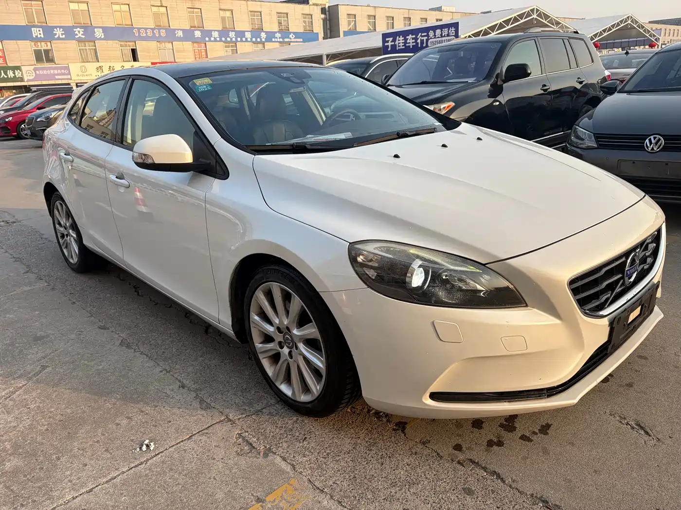 Фото 3 - Volvo V40