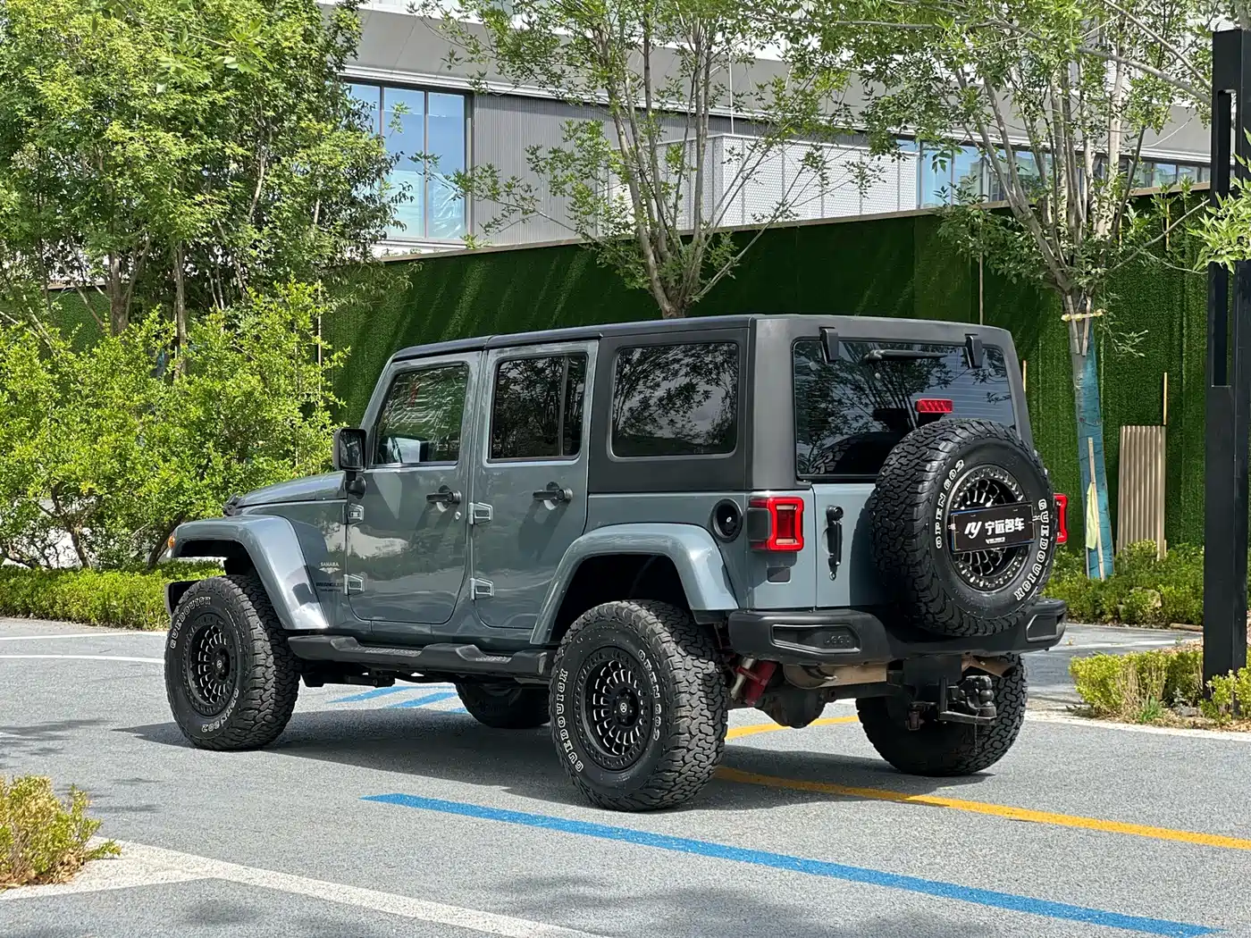 Фото 13 - Jeep Wrangler