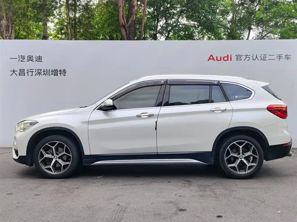 BMW X1 2019 sDrive18Li Premium Model фото 6