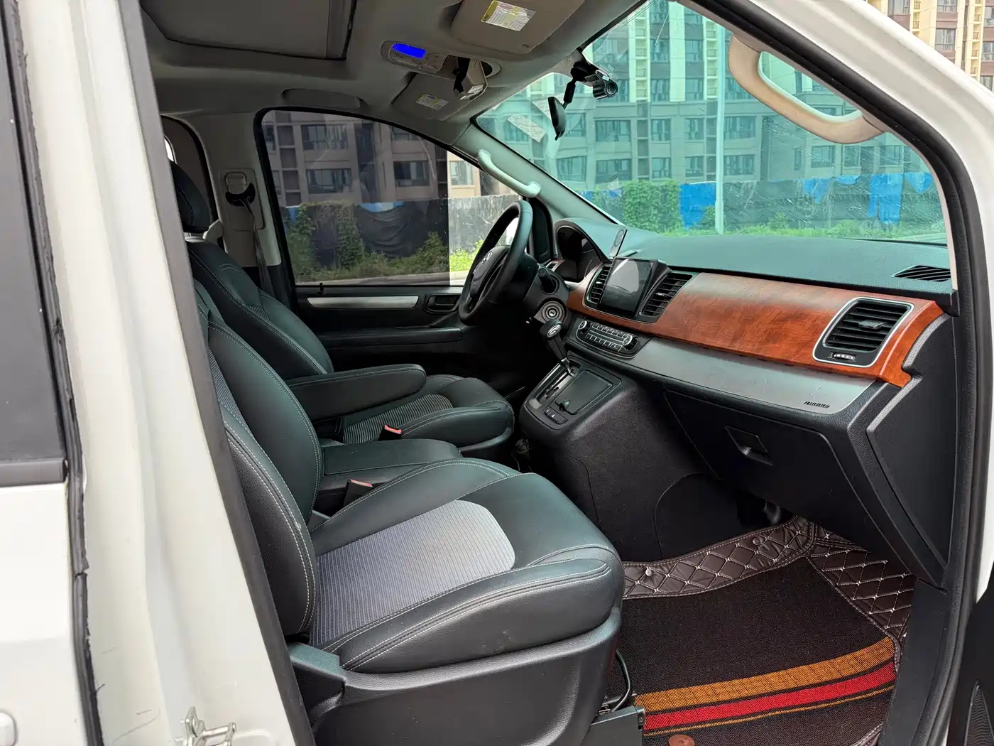 SAIC Maxus Maxus G10 2016 2016 2.0T Automatic Executive Edition
