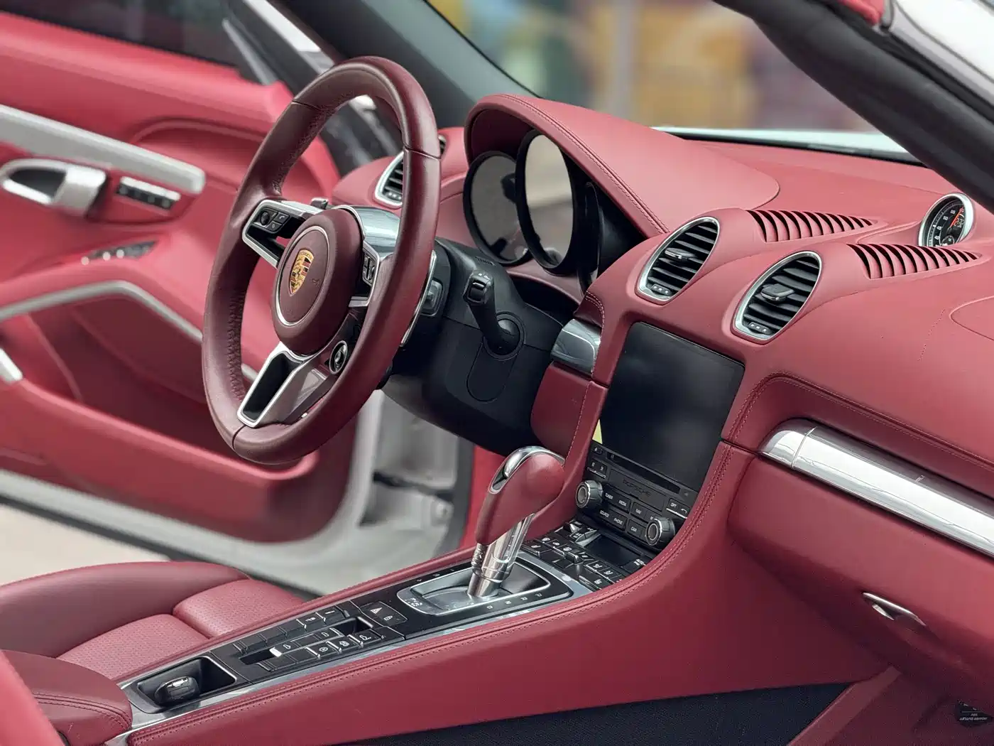 PORSCHE 718