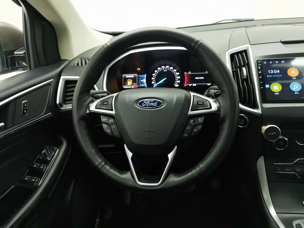 Photo 11 - Ford Edge