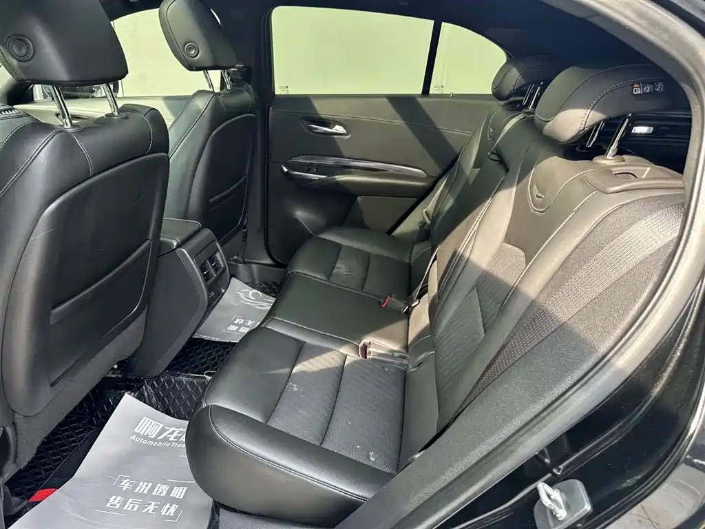 CADILLAC XT4
