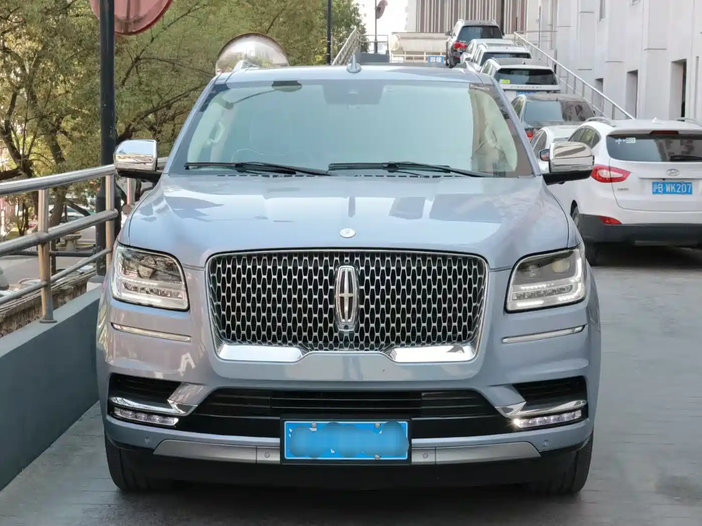 LINCOLN NAVIGATOR