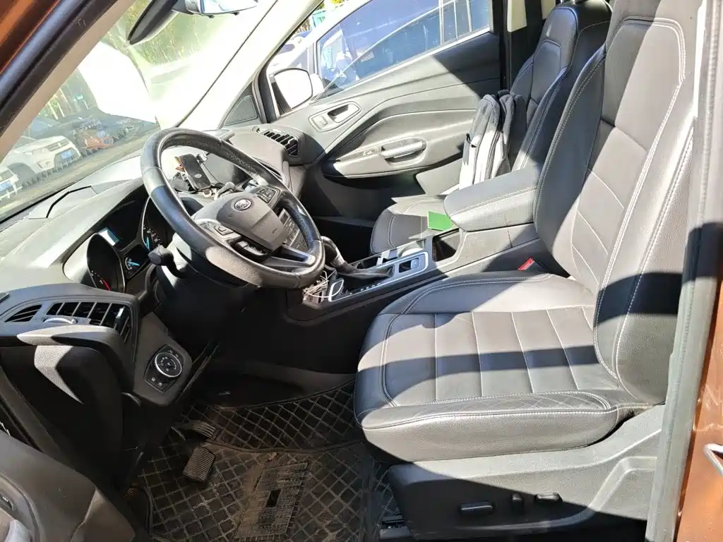 Photo 18 - Ford Kuga