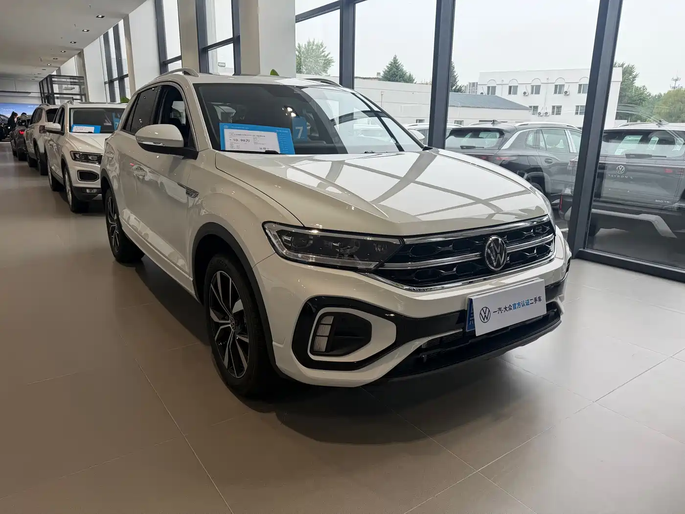 Volkswagen T-ROC 2026 300TSI DSG 2WD Morning Light Edition фото 3