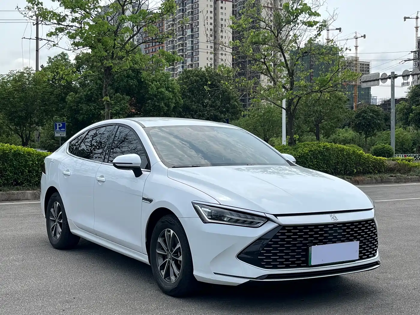 BYD Qin PLUS 2021 DM-i 120KM Premium фото 2