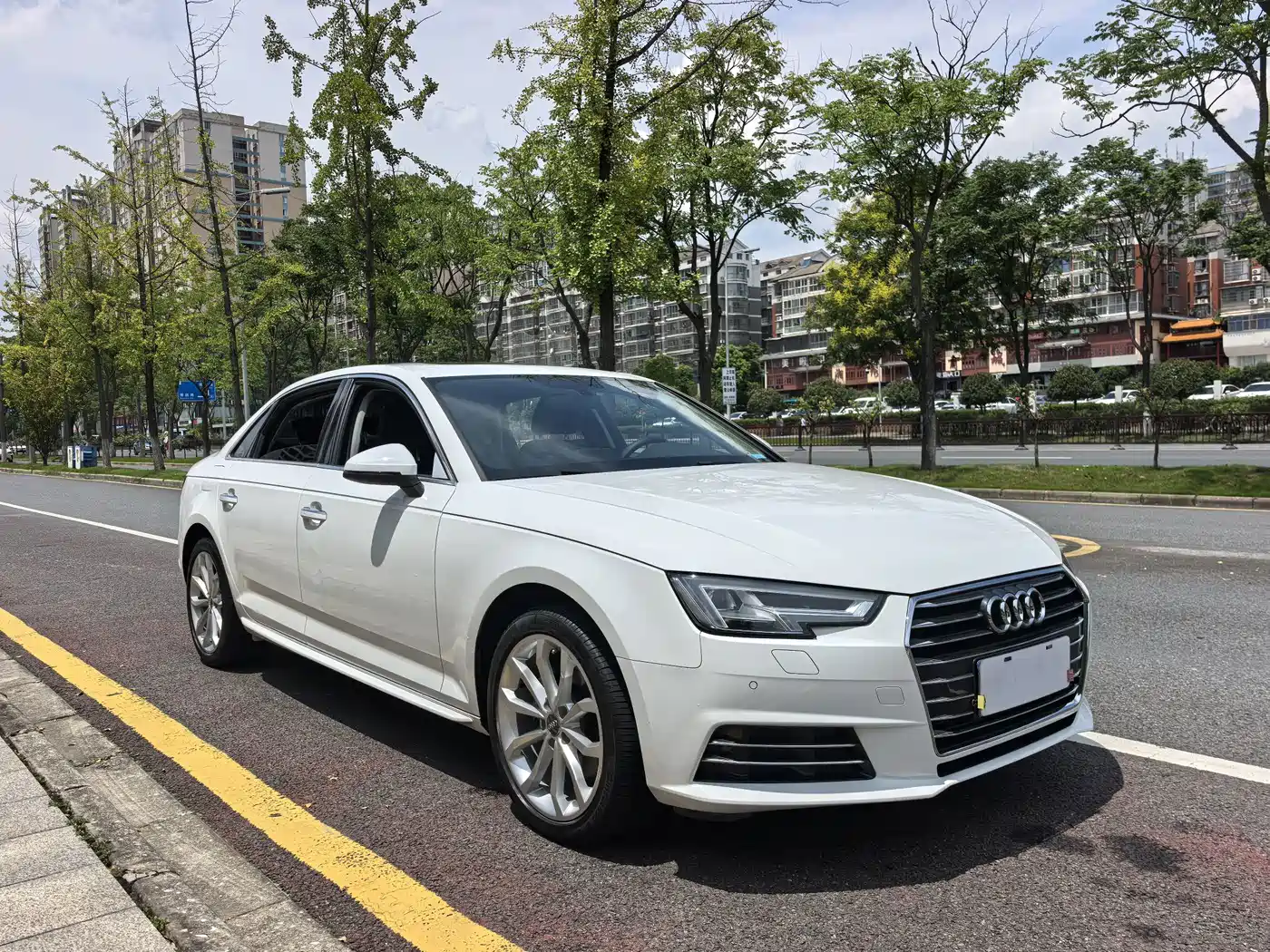 Photo 3 - Audi A4L