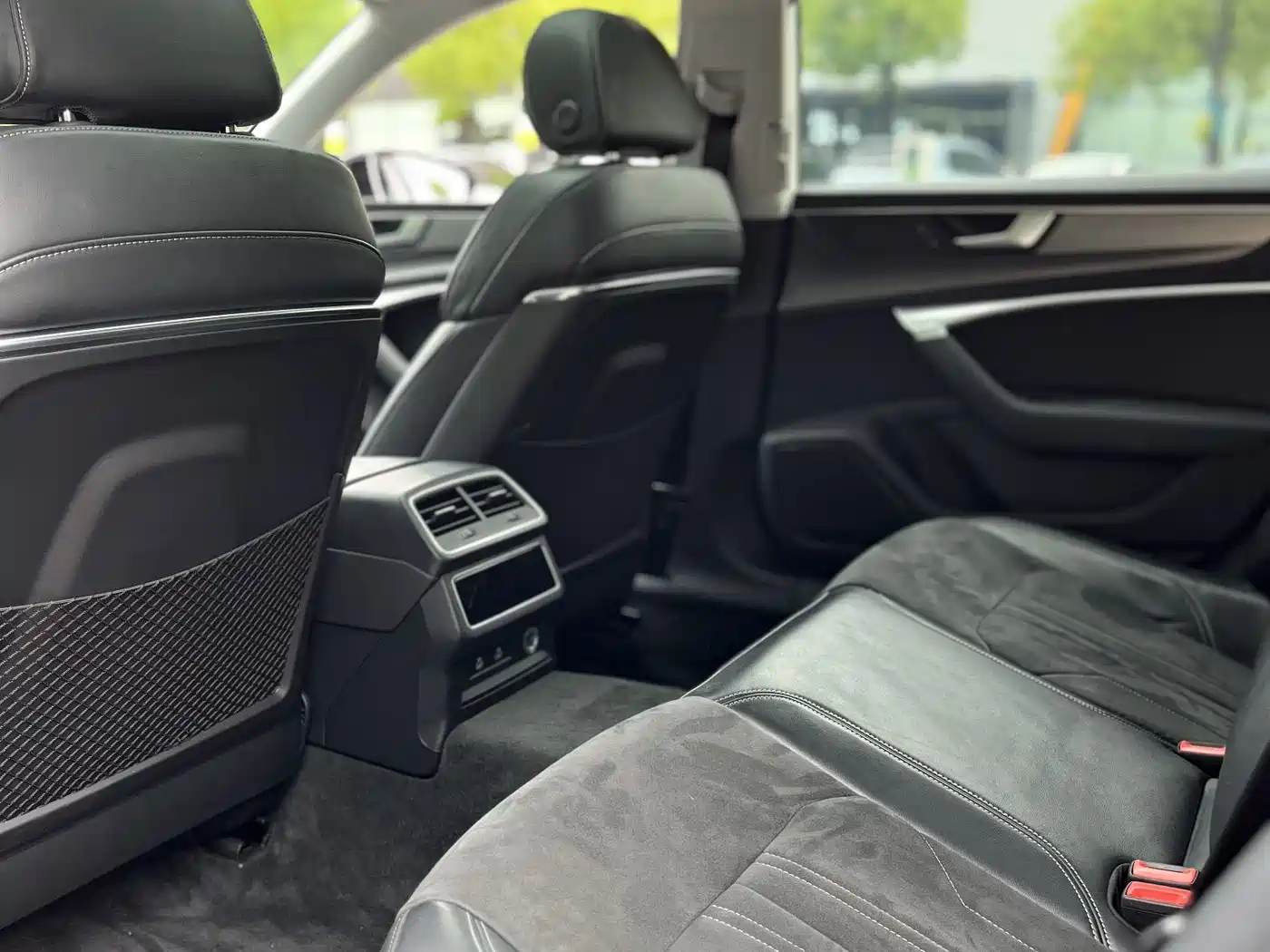 Audi A7L 2024 45TFSI S-line Dream Edition Crystal Package фото 6