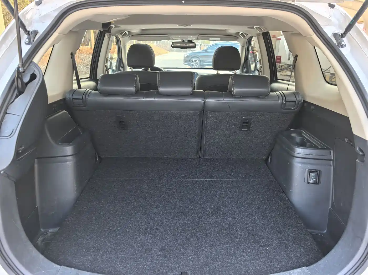 Mitsubishi Outlander 2020 2.4L 4WD Luxury 5-seater фото 21