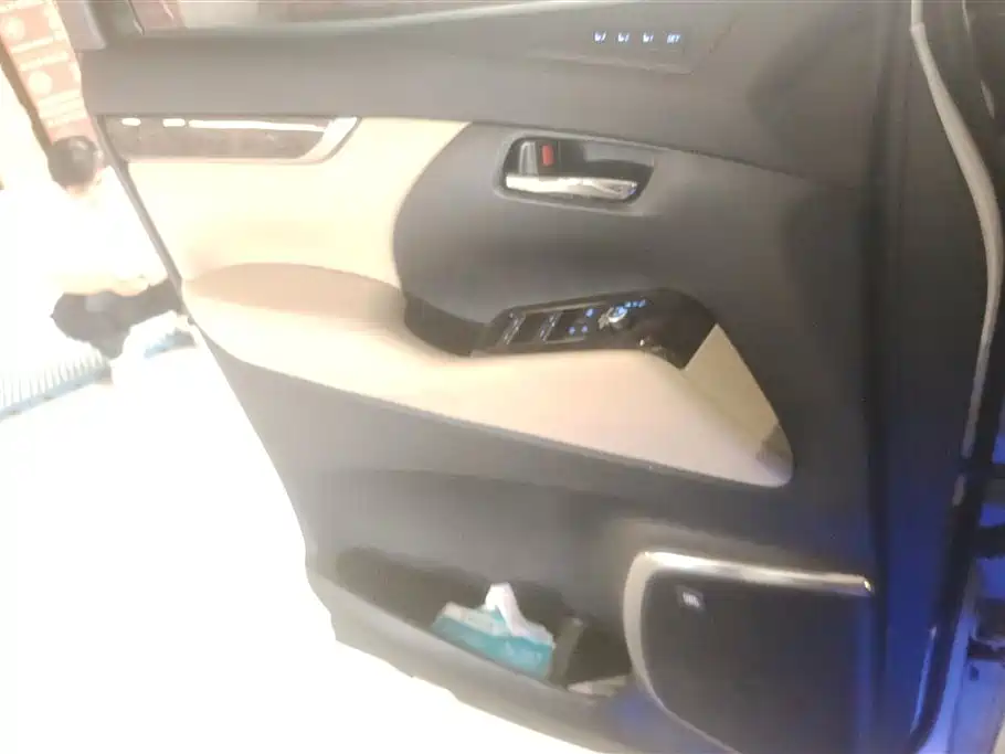Toyota Alphard 2021 Hybrid 2.5L Ultimate фото 6