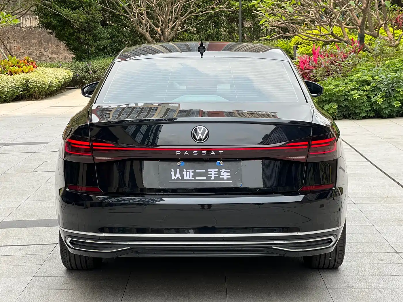 Volkswagen Passat 2023 330TSI Starlight Luxury Edition фото 5