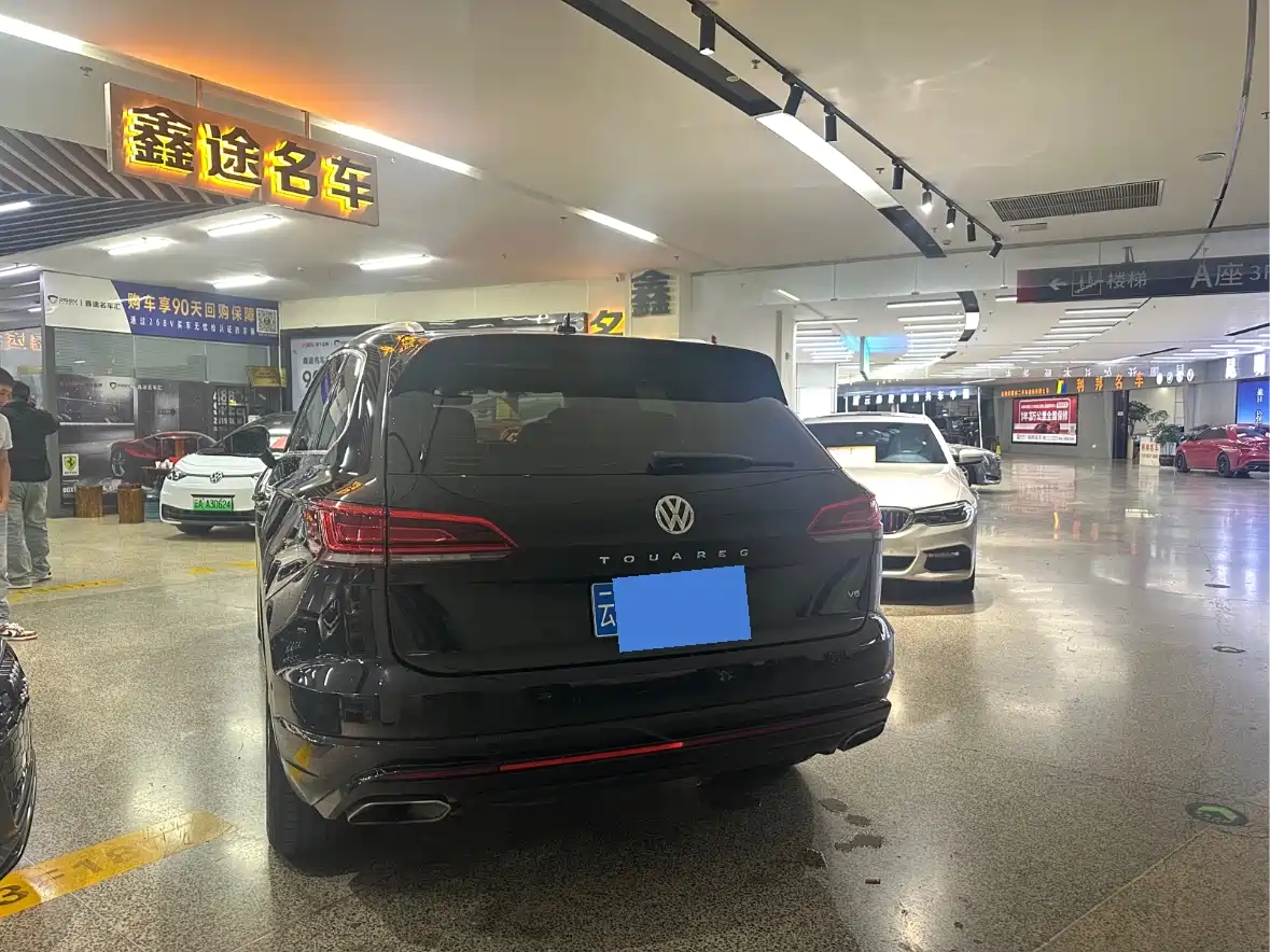 Volkswagen Touareg 2019 3.0TSI Sharp Edge Edition China VI фото 3