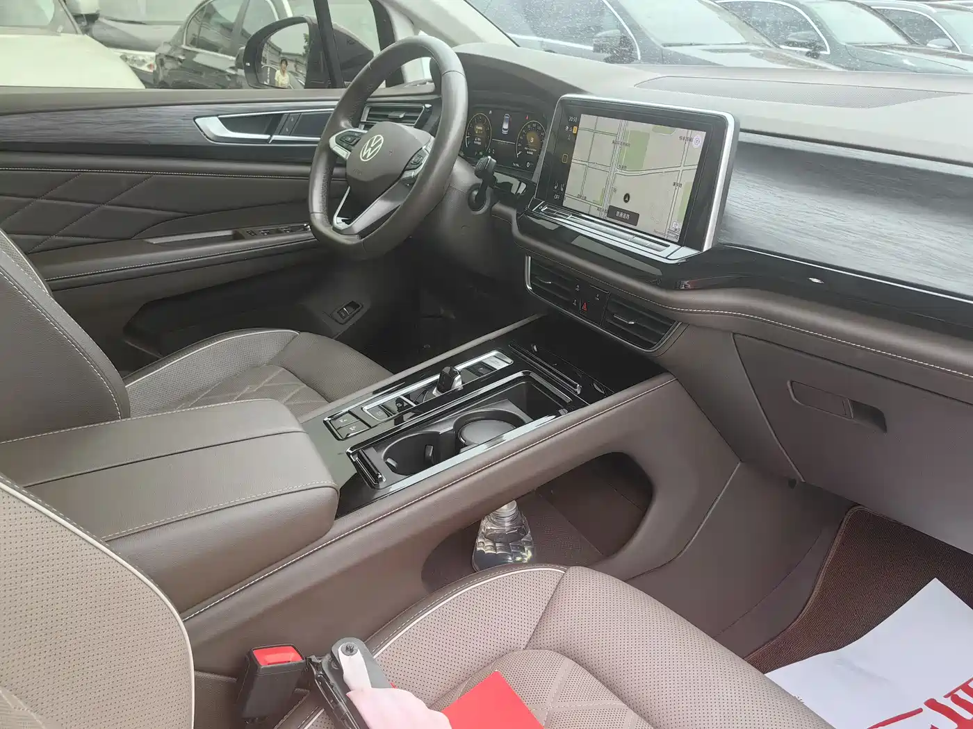 Volkswagen Viloran 2022 380TSI Premium Edition фото 12