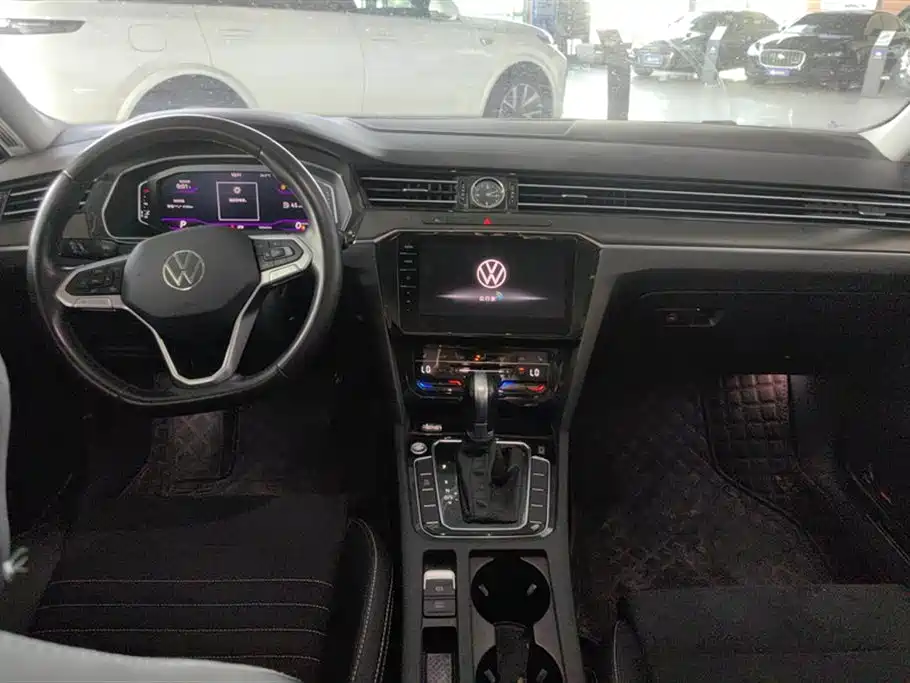 Volkswagen Magotan 2020 330TSI DSG Luxury фото 12