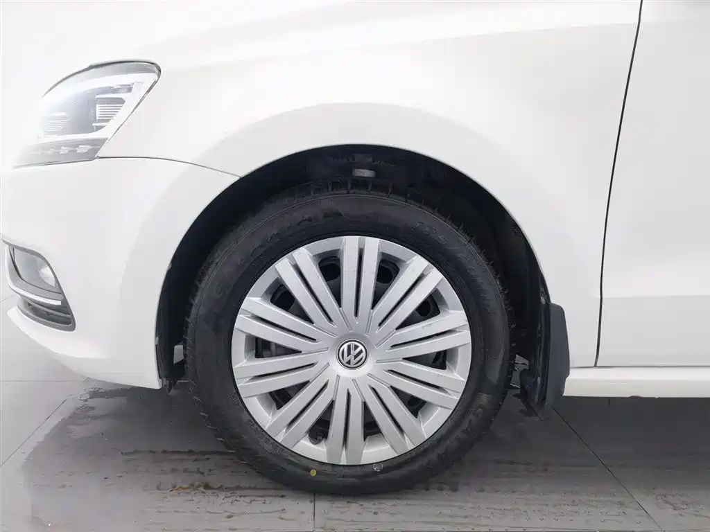 Volkswagen Polo 2016 1.6L Automatic Comfort фото 17