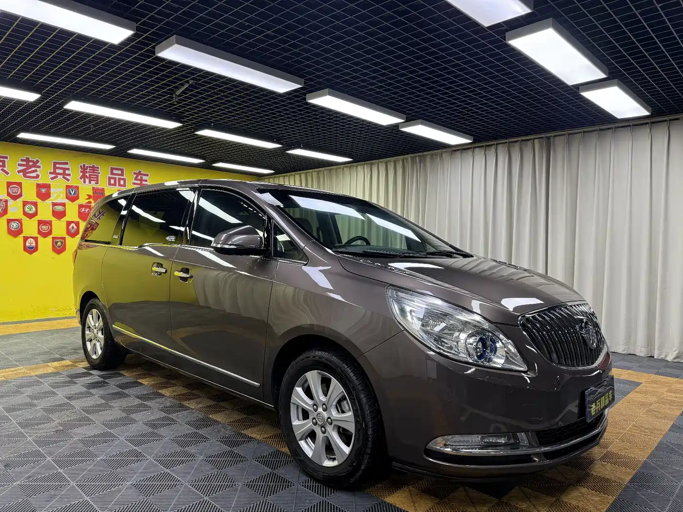 Buick GL8 2014 3.0L XT Luxury Business Flagship фото 3