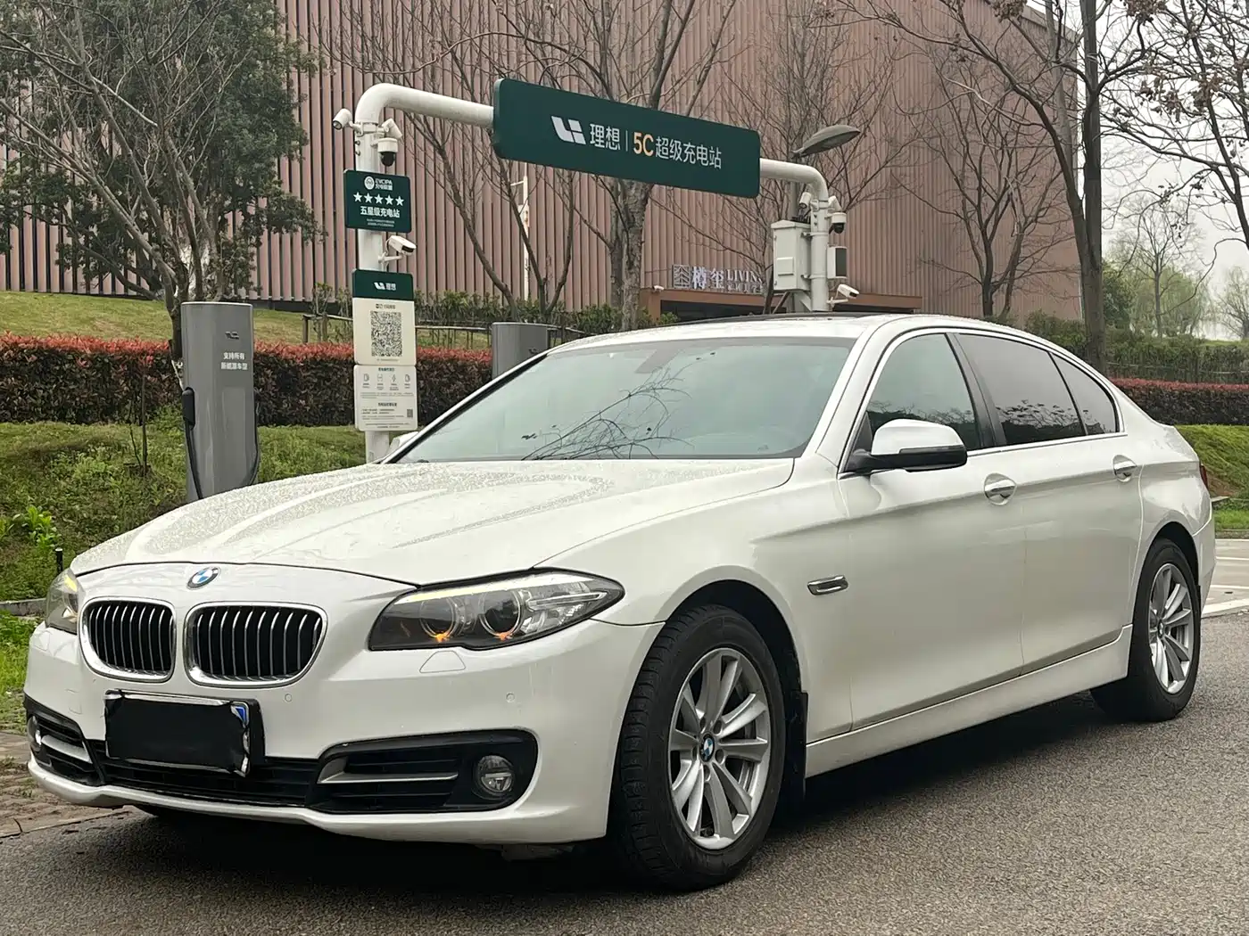 BMW 5 Series 2014 525Li Leading
