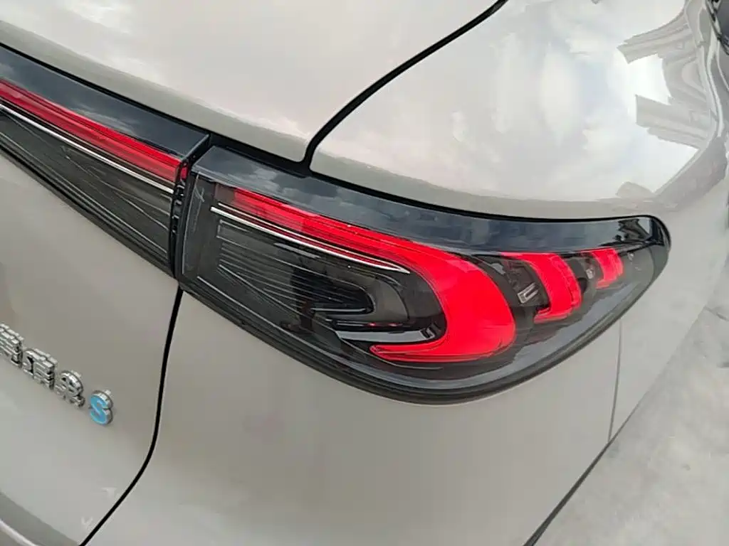 Wuling Motors Wuling Bingo S 2026 2025 Model 325km Premium Edition