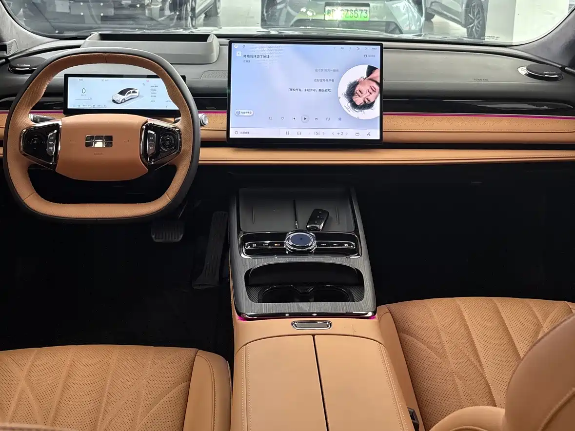 Geely Galaxy Galaxy Xingyao 8 2025 2025 Model 130km EM-i Flagship Edition
