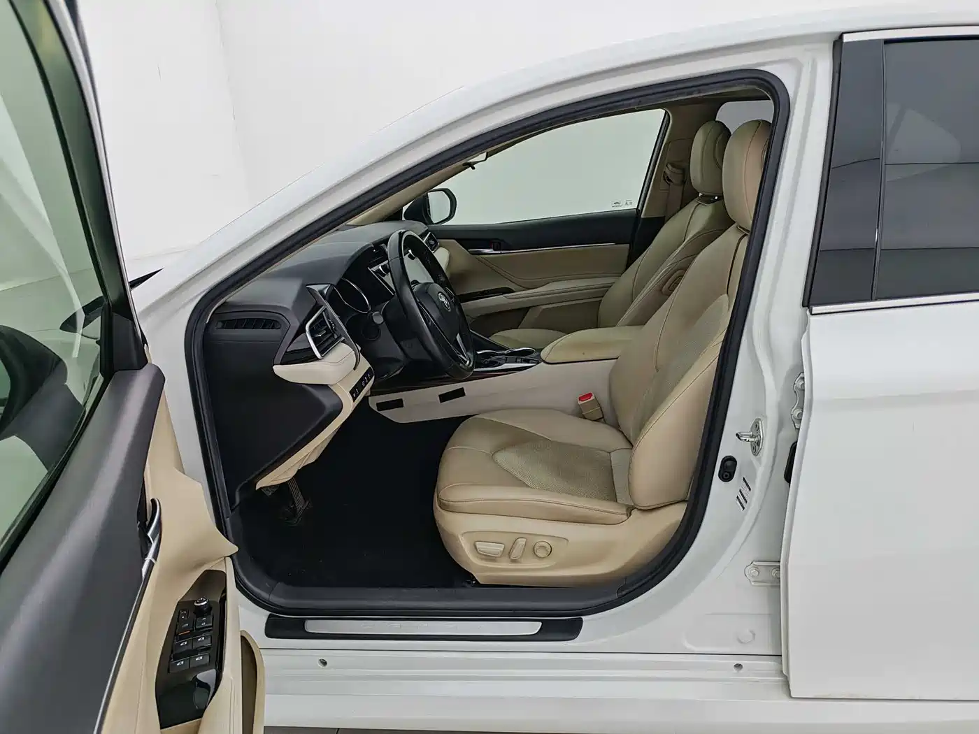 Toyota Camry 2019 2.0G Luxury (China V) фото 8