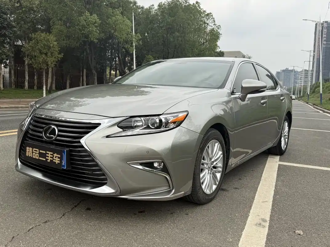 Lexus ES 2016 200 Midnight Special Limited Edition